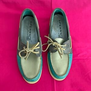 Sperry men’s topsiders